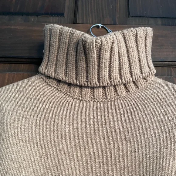 YVES SAINT LAURENT Rive Gauche Knitted Turtleneck Sweater - Picture 3 of 16